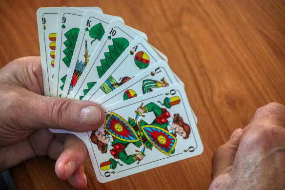 Nicht nur Skat wurde früher gespielt, es wurde auch gegaigelt. Foto pixabay